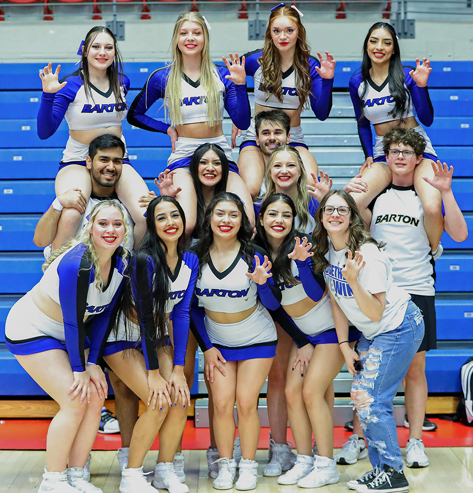 2023-24 Barton Cheer team at 2024 NJCAA Division I Men's Basketball national tournament